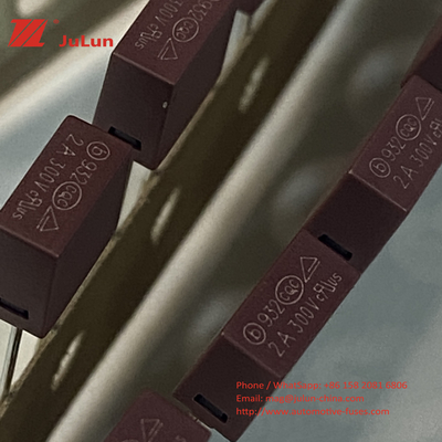 125 250V 300Vの電子回路板は包装1000pcs Littelfuse 3.15Aを溶かす