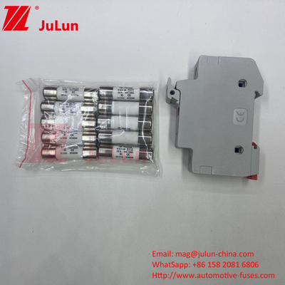 太陽光発電装置のための10A-63A PVファイューズ 32A 10X38mm 1000V DC Din Railファイューズホルダー