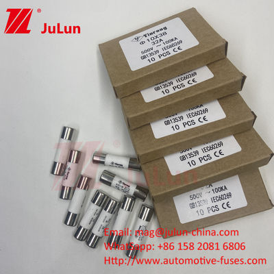 32A 10*38mm 15A 690VDC 1000VDC パネルマウント ソーラー PV フィューズ 頑丈なPV ストリング保護
