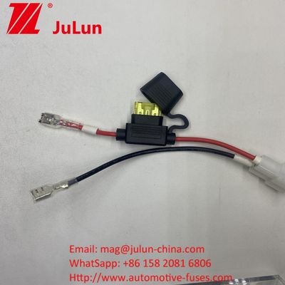 20A パワー バッテリー 端末 サエと女性スペードピッグテール接続器のファイューズホルダー