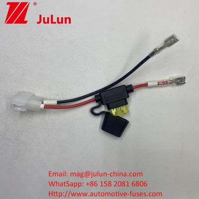 フューズ16 AWG 12 AGW フューズ 30 AMP 50A ATCブレードフューズを持つフューズ