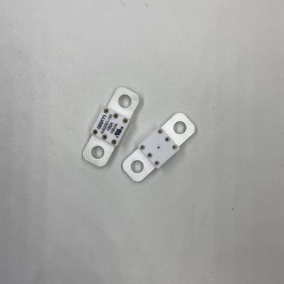 150A 150VDC パワー変換 陶磁自動車ファイューズ 高断裂能力 16KA 20KA 推奨された緊密なトルク 11-13N·m M8