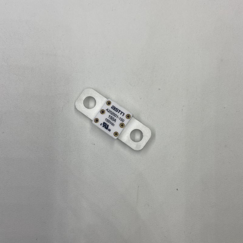 150A 150VDC パワー変換 陶磁自動車ファイューズ 高断裂能力 16KA 20KA 推奨された緊密なトルク 11-13N·m M8