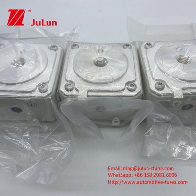 PC33UD69V1250TF 白い車両用セラミック自動車ファイューズ 高断続電流制限機能