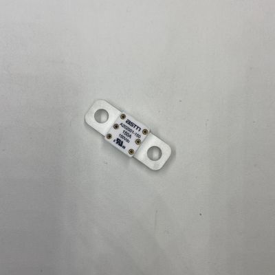 150A 150VDC パワー変換 陶磁自動車ファイューズ 高断裂能力 16KA 20KA 推奨された緊密なトルク 11-13N·m M8