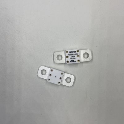 保護 350A 150VDC 小型のセラミックカーファイューズ 高電流指定 推奨 緊密なトルク 11-13N·m
