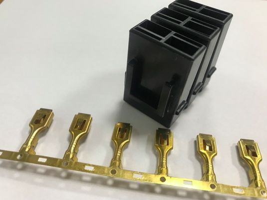 防水12V 40Aの中型の挿入物車のヒューズのホールダー